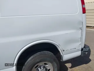 2023 Chevrolet Express Cargo с VIN 1GCWGAFP2P1109998, выставлен на аукционе IAAI как лот 42328435 с пробегом 5 258 миль миль и . История ставок и продаж доступна на DreamBid. Изображение 18.