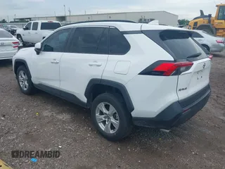 2020 Toyota RAV4 XLE with VIN 2T3W1RFV3LW100110, listed as a IAAI auction lot 42423963 with 29,066 mi miles and . Bid and sale history available at DreamBid. Image 3.