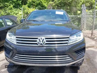 2017 Volkswagen Touareg Wolfsburg Edition с VIN WVGRF7BP9HD001737, выставлен на аукционе IAAI как лот 42280198 с пробегом 159 257 миль миль и . История ставок и продаж доступна на DreamBid. Изображение 12.