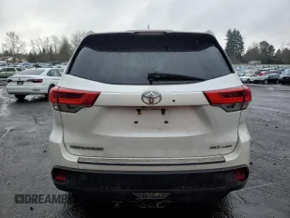 2017 Toyota Highlander XLE z VIN 5TDJZRFH8HS392519, wystawiony jako Copart lot #44079265 z przebiegiem 84 065 mil mil oraz Szkoda całkowita • Salvage title. Historia ofert i sprzedaży dostępna na DreamBid. Obrazek 6.