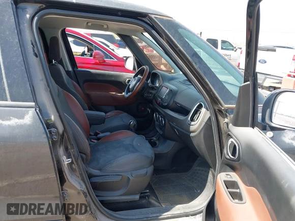 2014 FIAT 500L Trekking with VIN ZFBCFADH4EZ008836, listed as a IAAI auction lot 42305649 with 92,376 mi miles and . Bid and sale history available at DreamBid. Image 5.