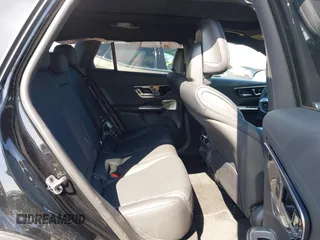2024 Mercedes-Benz GLC 300 z VIN W1NKM4HB2RF190431, wystawiony jako IAAI lot #41859830 z przebiegiem 7 259 mil mil oraz . Historia ofert i sprzedaży dostępna na DreamBid. Obrazek 8.