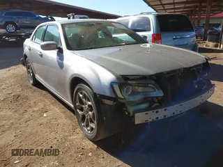 2015 Chrysler 300 with VIN 2C3CCAGG0FH887573, listed as a IAAI auction lot 41111962 with 84,286 mi miles. Bid and sale history available at carsss.com. Image 1.