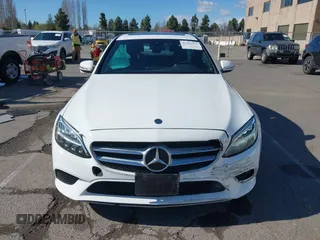 2019 Mercedes-Benz C 300 z VIN 55SWF8DB0KU318691, wystawiony jako IAAI lot #41751526 z przebiegiem 63 608 mil mil oraz . Historia ofert i sprzedaży dostępna na DreamBid. Obrazek 12.