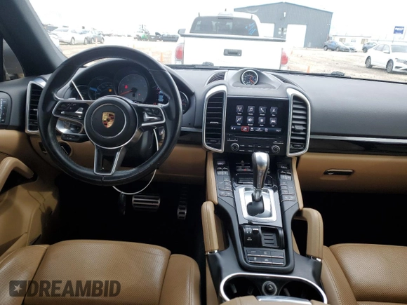 2017 Porsche Cayenne S z VIN WP1AB2A20HLA53039, wystawiony jako Copart lot #85044834 z przebiegiem 56 737 mil mil oraz Szkody całkowita. Historia ofert i sprzedaży dostępna na DreamBid. Obrazek 8.