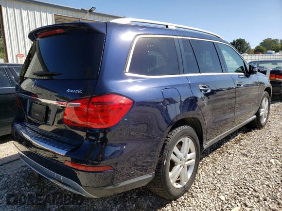 2015 Mercedes-Benz GL-Class GL 450 with VIN 4JGDF6EEXFA592240, listed as a Copart auction lot 62191362 with 32,140 mi miles. Bid and sale history available at carsss.com. Image 4.