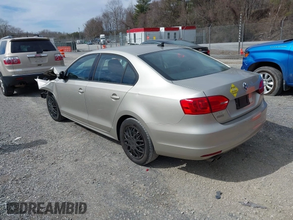 2014 Volkswagen Jetta Sedan SE w/Connectivity with VIN 3VWD07AJ9EM248024, listed as a IAAI auction lot 41621186 with 130,886 mi miles. Bid and sale history available at carsss.com. Image 3.