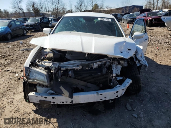 2013 Chrysler 300 with VIN 2C3CCABGXDH739421, listed as a Copart auction lot 47422055 with 117,364 mi miles and Salvage Title. Bid and sale history available at carsss.com. Image 5.