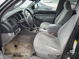 2011 Toyota Tacoma with VIN 5TFTX4CN2BX009364, listed as a Copart auction lot 60196985 with 286,840 mi miles and Clean title. Bid and sale history available at DreamBid. Image 7.