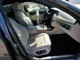 2018 BMW 7 Series 740e xDrive iPerformance with VIN WBA7J2C54JG938233, listed as a Copart auction lot 72694354 with 83,122 mi miles and Salvage Title. Bid and sale history available at carsss.com. Image 7.