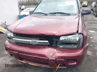 2004 Chevrolet TrailBlazer LS with VIN 1GNDT13S342381887, listed as a IAAI auction lot 42045636 with 103,780 mi miles and . Bid and sale history available at DreamBid. Image 6.
