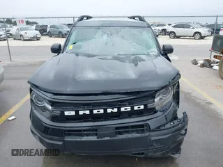 2024 Ford Bronco Sport Outer Banks z VIN 3FMCR9C61RRE99441, wystawiony jako IAAI lot #41560792 z przebiegiem 2631 mil mil oraz . Historia ofert i sprzedaży dostępna na DreamBid. Obrazek 6.