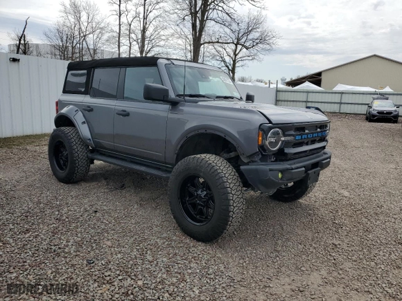 2023 Ford Bronco with VIN 1FMDE5DHXPLC10349, listed as a Copart auction lot 53951735 with 8,931 mi miles and Salvage Title. Bid and sale history available at carsss.com. Image 4.