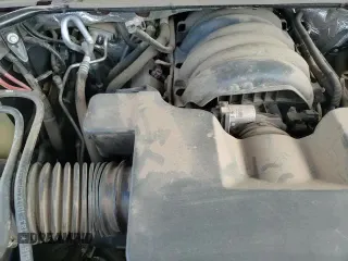 2017 Chevrolet Tahoe Premier z VIN 1GNSKCKC4HR125254, wystawiony jako Copart lot #66386075 z przebiegiem 124 090 mil mil oraz Szkoda całkowita • Salvage title. Historia ofert i sprzedaży dostępna na DreamBid. Obrazek 15.