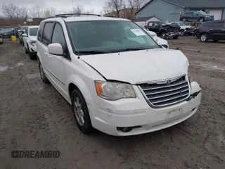 2010 Chrysler Town & Country Touring with VIN 2A4RR5D19AR441155, listed as a IAAI auction lot 41848553 with 197,088 mi miles. Bid and sale history available at carsss.com. Image 1.