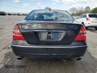 2006 Mercedes-Benz E 500 z VIN WDBUF70J76A869293, wystawiony jako Copart lot #52042215 z przebiegiem 136 742 mil mil oraz Szkoda całkowita • Salvage title. Historia ofert i sprzedaży dostępna na DreamBid. Obrazek 6.