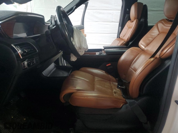 2019 Lincoln Navigator Reserve z VIN 5LMJJ2LT2KEL20146, wystawiony jako Copart lot #50135155 z przebiegiem 69 196 mil mil oraz Szkoda całkowita • Salvage title. Historia ofert i sprzedaży dostępna na DreamBid. Obrazek 7.