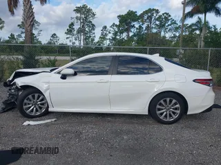2020 Toyota Camry LE with VIN 4T1C11AK2LU950854, listed as a IAAI auction lot 41907769 with 350,007 mi miles. Bid and sale history available at carsss.com. Image 14.