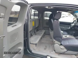 2006 Toyota Tacoma PreRunner z VIN 5TETU62N76Z314606, wystawiony jako IAAI lot #41909636 z przebiegiem 119 769 mil mil oraz . Historia ofert i sprzedaży dostępna na DreamBid. Obrazek 8.