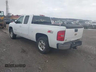 2009 Chevrolet Silverado 1500 with VIN 2GCEK390491107199, listed as a IAAI auction lot 40873335 with 129,417 mi miles and . Bid and sale history available at DreamBid. Image 3.