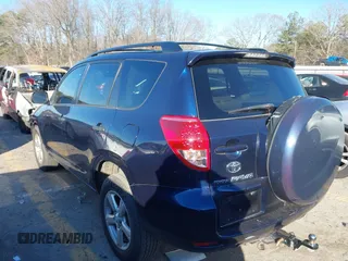 2006 Toyota RAV4 with VIN JTMZK33VX66001821, listed as a IAAI auction lot 41337881 with 189,949 mi miles. Bid and sale history available at carsss.com. Image 3.