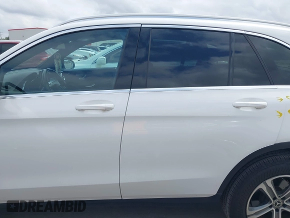 2019 Mercedes-Benz GLC 300 with VIN WDC0G4JB6KV128066, listed as a IAAI auction lot 42099576 with 80,833 mi miles and . Bid and sale history available at DreamBid. Image 15.
