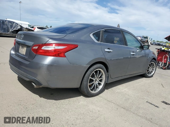 2017 Nissan Altima 2.5 SV with VIN 1N4AL3AP3HC493732, listed as a Copart auction lot 52744195 with 95,980 mi miles and Clean Title. Bid and sale history available at carsss.com. Image 3.