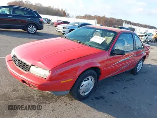 1996 Chevrolet Beretta z VIN 1G1LV15M7TY173285, wystawiony jako IAAI lot #40612238 z przebiegiem 184 617 mil mil oraz . Historia ofert i sprzedaży dostępna na DreamBid. Obrazek 2.