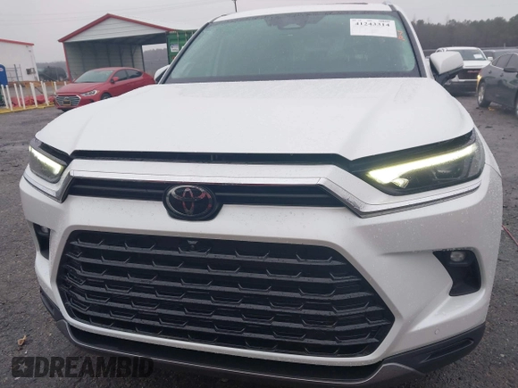 2024 Toyota Highlander XLE z VIN 5TDAAAA59RS011154, wystawiony jako IAAI lot #41243314 z przebiegiem 28 555 mil mil oraz . Historia ofert i sprzedaży dostępna na DreamBid. Obrazek 12.