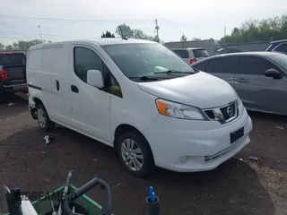 2015 Nissan NV200 SV z VIN 3N6CM0KN0FK705020, wystawiony jako IAAI lot #42192651 z przebiegiem 182 668 mil mil oraz . Historia ofert i sprzedaży dostępna na DreamBid. Obrazek 1.