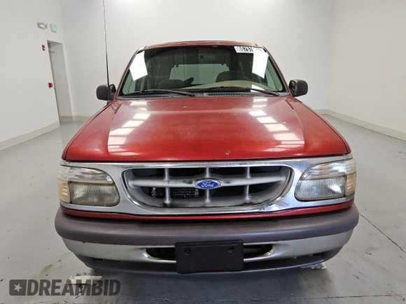 1997 Ford Explorer XLT z VIN 1FMDU35P6VUC58385, wystawiony jako Copart lot #65757615 z przebiegiem 226 351 mil mil oraz Czysty tytuł • Clean title. Historia ofert i sprzedaży dostępna na DreamBid. Obrazek 5.