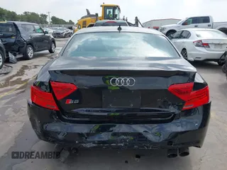 2014 Audi S5 Prestige z VIN WAUVGAFR8EA033713, wystawiony jako IAAI lot #42298683 z przebiegiem 32 062 mil mil oraz . Historia ofert i sprzedaży dostępna na DreamBid. Obrazek 6.