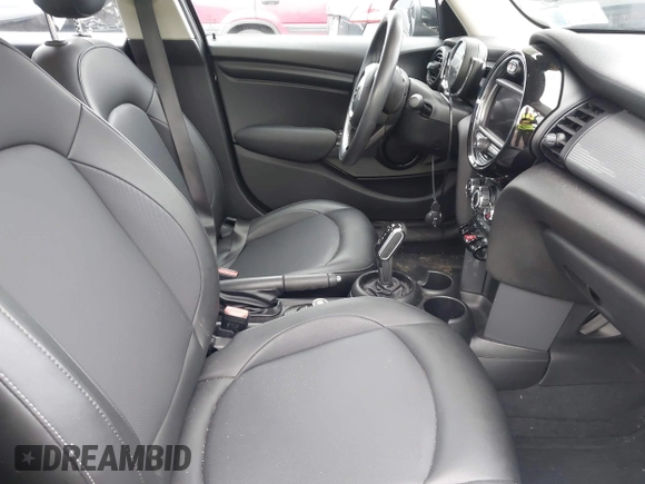 2020 MINI Hardtop 4 Door Cooper with VIN WMWXU7C04L2L58635, listed as a IAAI auction lot 42383785 with 27,160 mi miles and . Bid and sale history available at DreamBid. Image 5.