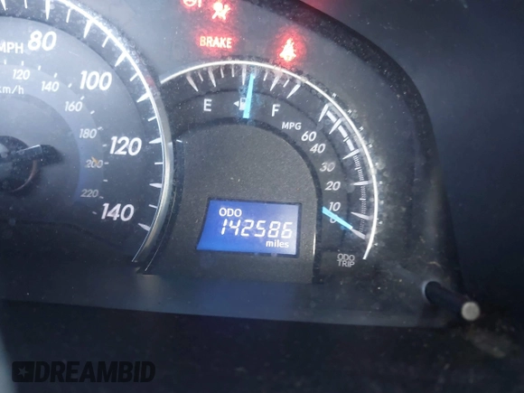 2014 Toyota Camry SE with VIN 4T1BK1FK6EU026342, listed as a IAAI auction lot 41246628 with 142,586 mi miles. Bid and sale history available at carsss.com. Image 7.