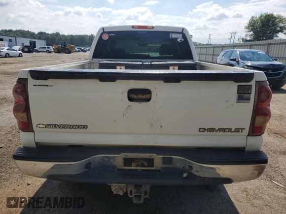 2003 Chevrolet Silverado 1500HD LS z VIN 1GCGK13UX3F239683, wystawiony jako Copart lot #69690574 z przebiegiem 253 887 mil mil oraz Szkoda całkowita • Salvage title. Historia ofert i sprzedaży dostępna na DreamBid. Obrazek 6.