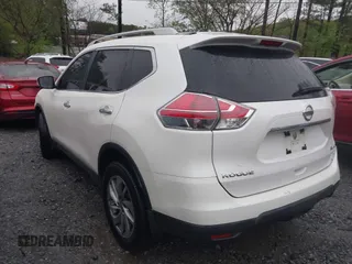 2015 Nissan Rogue SL with VIN 5N1AT2MVXFC760372, listed as a IAAI auction lot 41970884 with 196,344 mi miles. Bid and sale history available at carsss.com. Image 3.
