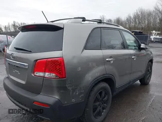 2013 Kia Sorento LX with VIN 5XYKT3A62DG349522, listed as a IAAI auction lot 38563127 with 127,205 mi miles and . Bid and sale history available at carsss.com. Image 4.