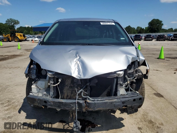 2018 Toyota Sienna L with VIN 5TDZZ3DCXJS928724, listed as a Copart auction lot 58067154 with 233,628 mi miles and Salvage Title. Bid and sale history available at DreamBid. Image 5.