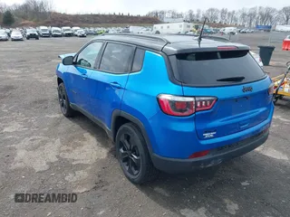2018 Jeep Compass Altitude with VIN 3C4NJDBBXJT453197, listed as a IAAI auction lot 41955264 with 44,014 mi miles and . Bid and sale history available at carsss.com. Image 3.