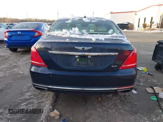2018 Genesis G90 3.3T Premium with VIN KMHG34JA5JU043341, listed as a IAAI auction lot 41272841 with 33,527 mi miles. Bid and sale history available at carsss.com. Image 16.