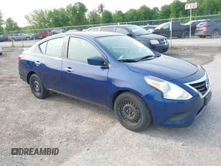 2019 Nissan Versa SV z VIN 3N1CN7APXKL800199, wystawiony jako IAAI lot #42401737 z przebiegiem 52 249 mil mil oraz . Historia ofert i sprzedaży dostępna na DreamBid. Obrazek 1.
