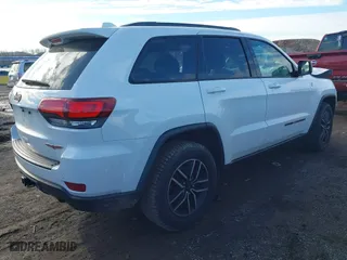 2019 Jeep Grand Cherokee Trailhawk with VIN 1C4RJFLG7KC697555, listed as a IAAI auction lot 41208149 with 78,599 mi miles. Bid and sale history available at carsss.com. Image 4.