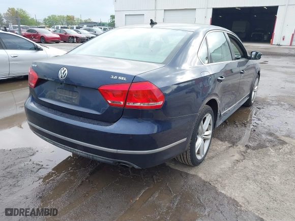 2013 Volkswagen Passat SEL Premium with VIN 1VWCM7A35DC061462, listed as a IAAI auction lot 41767171 with 163,708 mi miles. Bid and sale history available at carsss.com. Image 4.