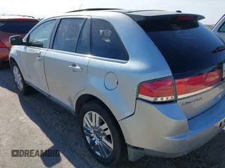 2010 Lincoln MKX with VIN 2LMDJ6JC9ABJ00706, listed as a IAAI auction lot 42043882 with 182,002 mi miles. Bid and sale history available at carsss.com. Image 6.
