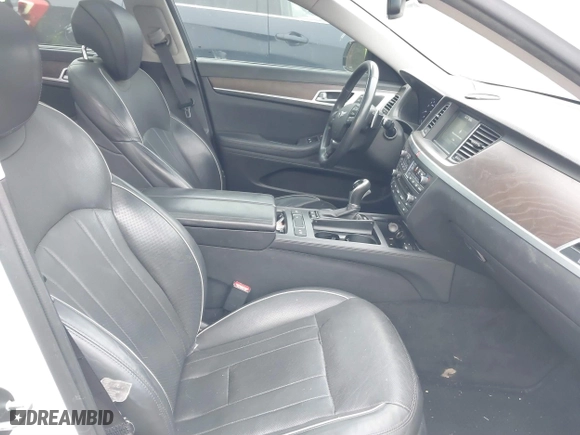 2015 Hyundai Genesis 5.0L with VIN KMHGN4JF8FU073687, listed as a IAAI auction lot 41118050 with 125,296 mi miles. Bid and sale history available at carsss.com. Image 5.