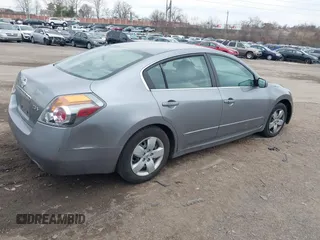 2007 Nissan Altima 2.5 S with VIN 1N4AL21E27C139837, listed as a IAAI auction lot 41856658 with 172,861 mi miles. Bid and sale history available at carsss.com. Image 4.