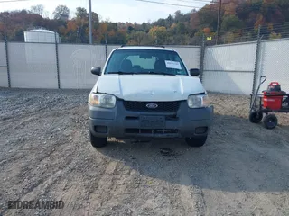2003 Ford Escape XLS Popular with VIN 1FMYU92183KB46619, listed as a IAAI auction lot 40695244 with 0 mi miles. Bid and sale history available at carsss.com. Image 11.