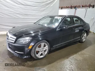 2011 Mercedes-Benz C 300 Sport z VIN WDDGF8BB5BR163628, wystawiony jako Copart lot #47662925 z przebiegiem 101 438 mil mil oraz Szkody całkowita. Historia ofert i sprzedaży dostępna na DreamBid. Obrazek 1.