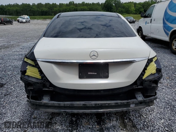 2017 Mercedes-Benz E 300 Luxury z VIN WDDZF4JBXHA013590, wystawiony jako Copart lot #56347855 z przebiegiem 78 946 mil mil oraz Szkoda całkowita • Salvage title. Historia ofert i sprzedaży dostępna na DreamBid. Obrazek 6.
