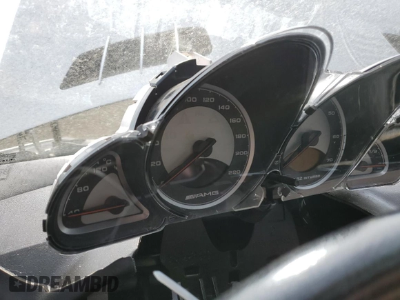 2005 Mercedes-Benz SL z VIN WDBSK79F05F094158, wystawiony jako Copart lot #60888905 z przebiegiem Nie podano mil oraz Szkoda całkowita • Salvage title. Historia ofert i sprzedaży dostępna na DreamBid. Obrazek 9.